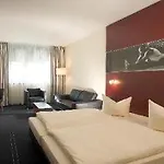 ノヴィーナ ヘルツォーゲンアウラハ ヘルツォー ベース ホテル 4*