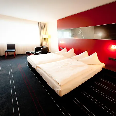 Novina Herzo-base Hotel