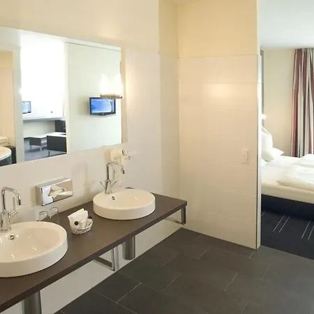 Novina Herzo-base Hotel 4*