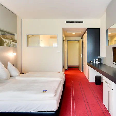 Novina Herzo-base Hotel 4*