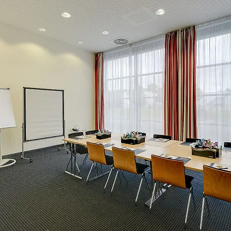 ノヴィーナ ヘルツォーゲンアウラハ ヘルツォー ベース 4*